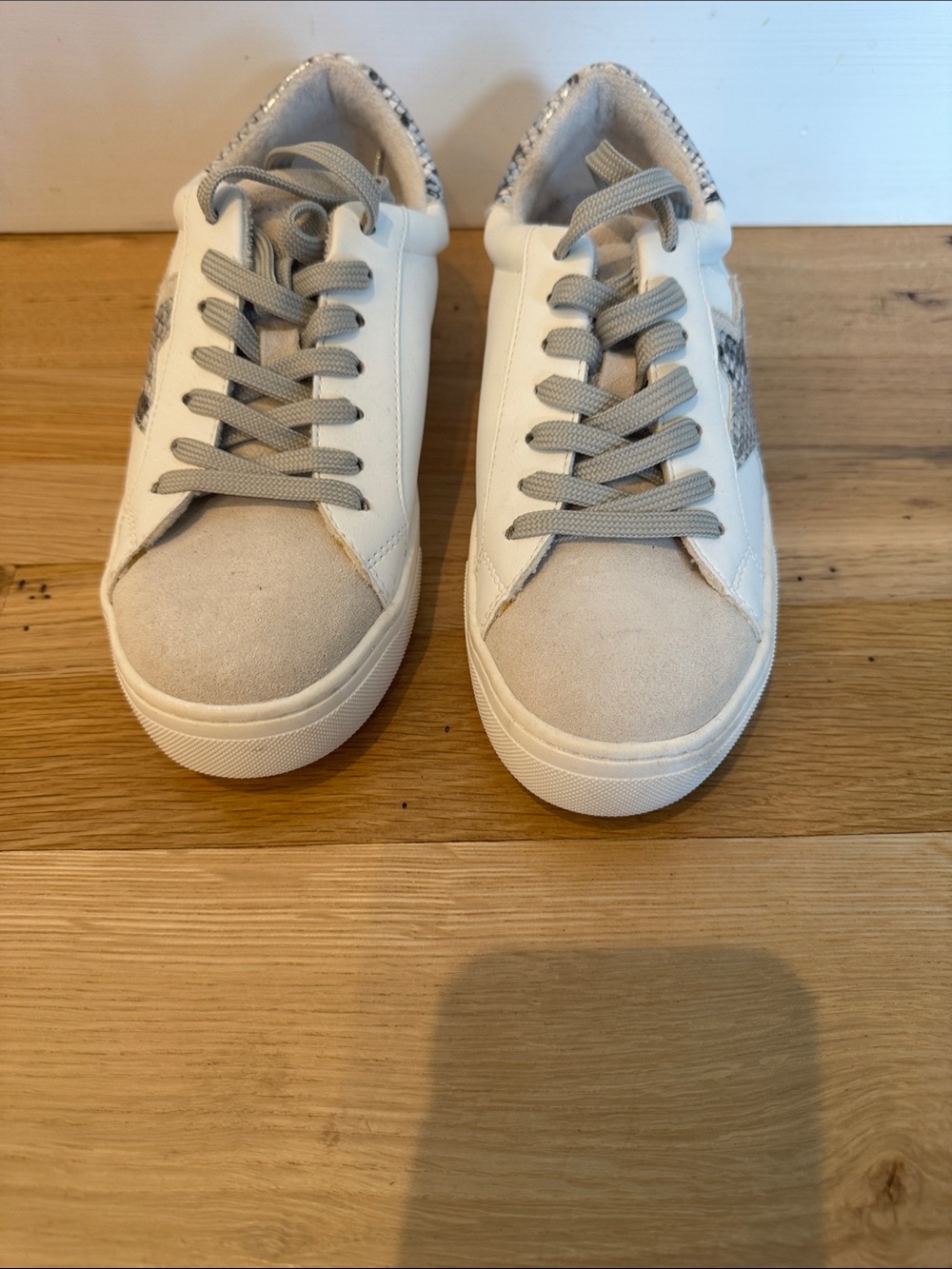 Steve Madden Sienna White Sneakers with Gray Snake-Print Star Accents - Picture 2 of 8
